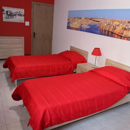 Very Bright Well Kept Apartment Marsaskala Luaran gambar